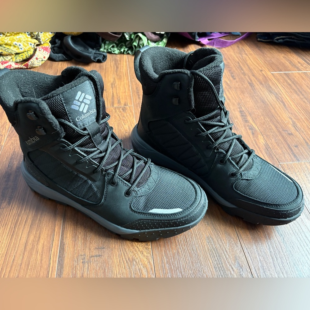 Black Columbia Hiking Boots - Men’s 10.5